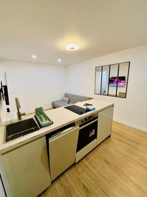 Joli Appartement Renove Incluant Parking A 10 Min De Paris Nanterre Ngoại thất bức ảnh